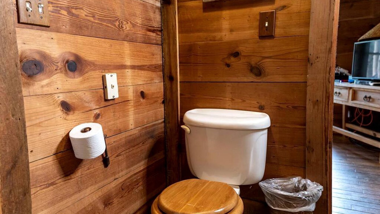 Photo of Bathroom in Satin
