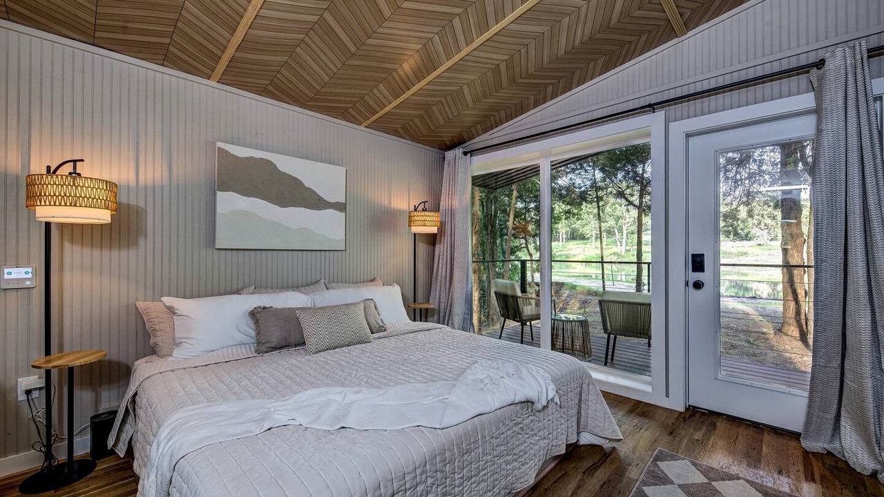Photo of Bedroom in Alvord