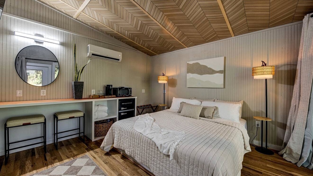 Photo of Bedroom in Alvord