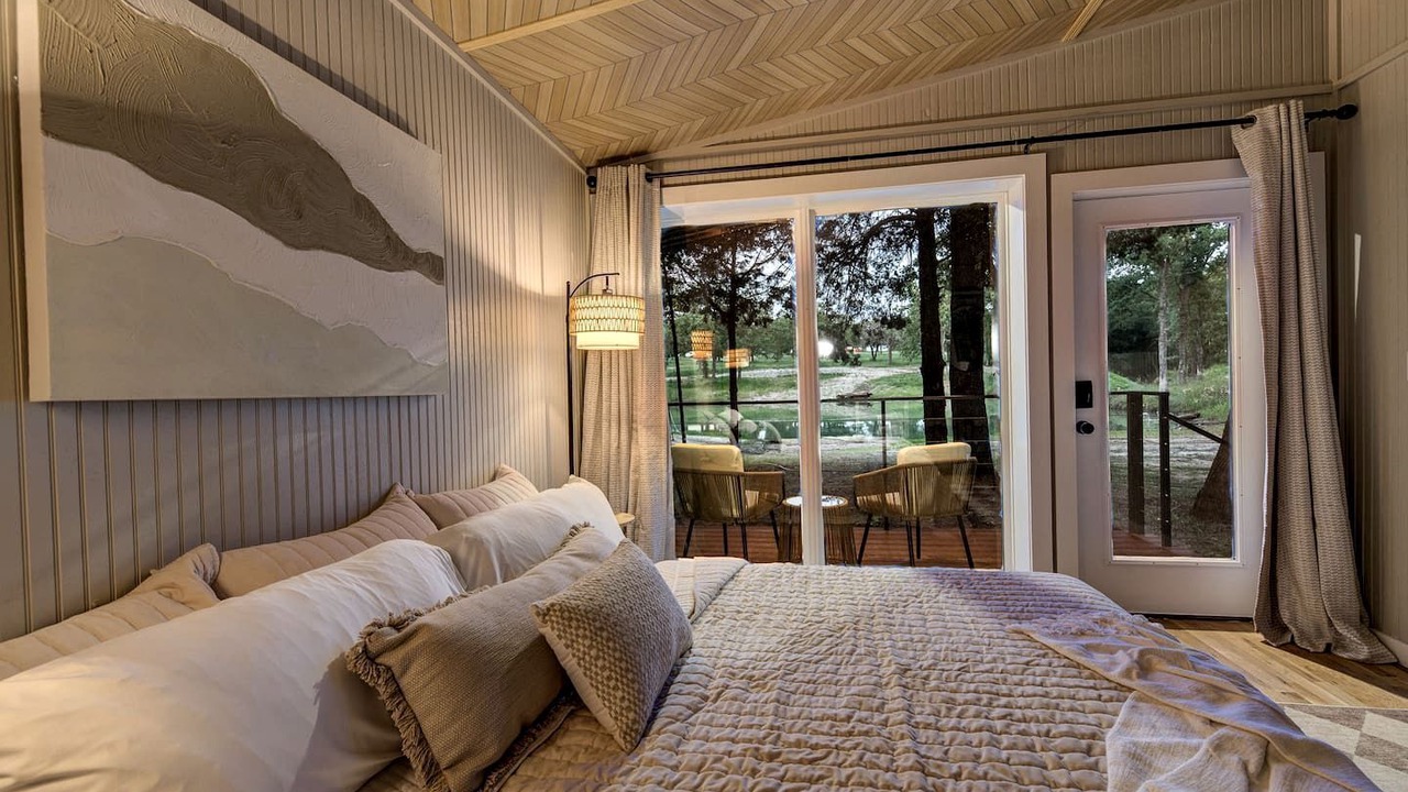 Photo of Bedroom in Alvord