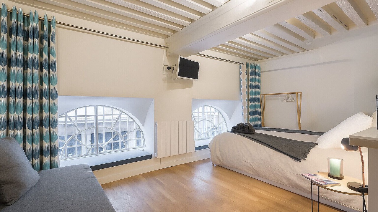 Photo of Bedroom in 1st Arrondissement