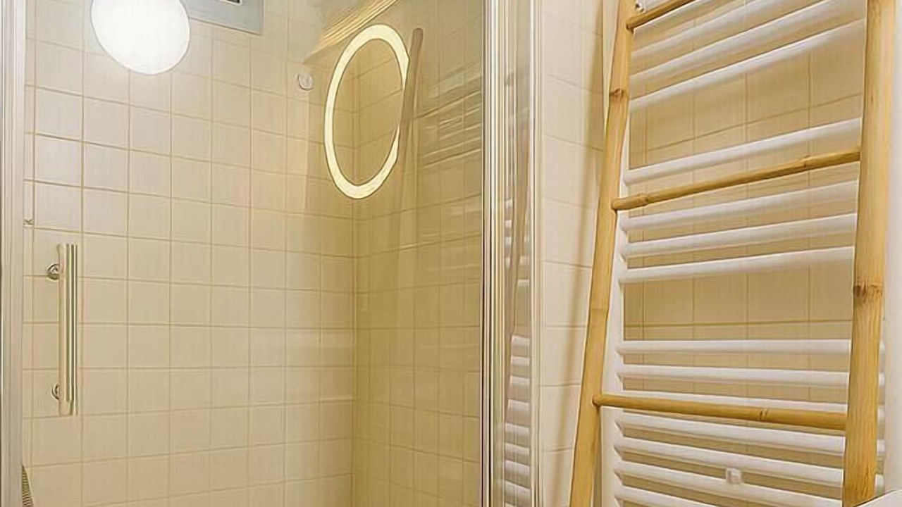 Photo of Bathroom in 1st Arrondissement