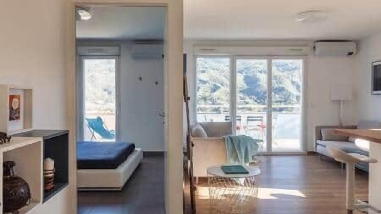 Photo of Others in Carros