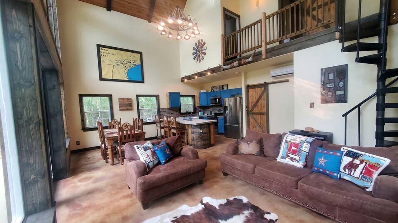 Photo of Livingroom in Waller