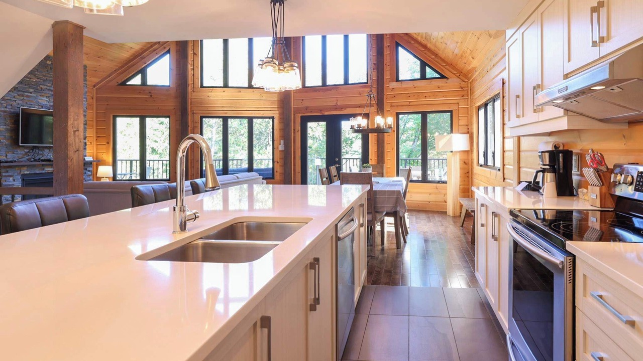 Photo of Kitchen in Sainte-Marguerite-du-Lac-Masson