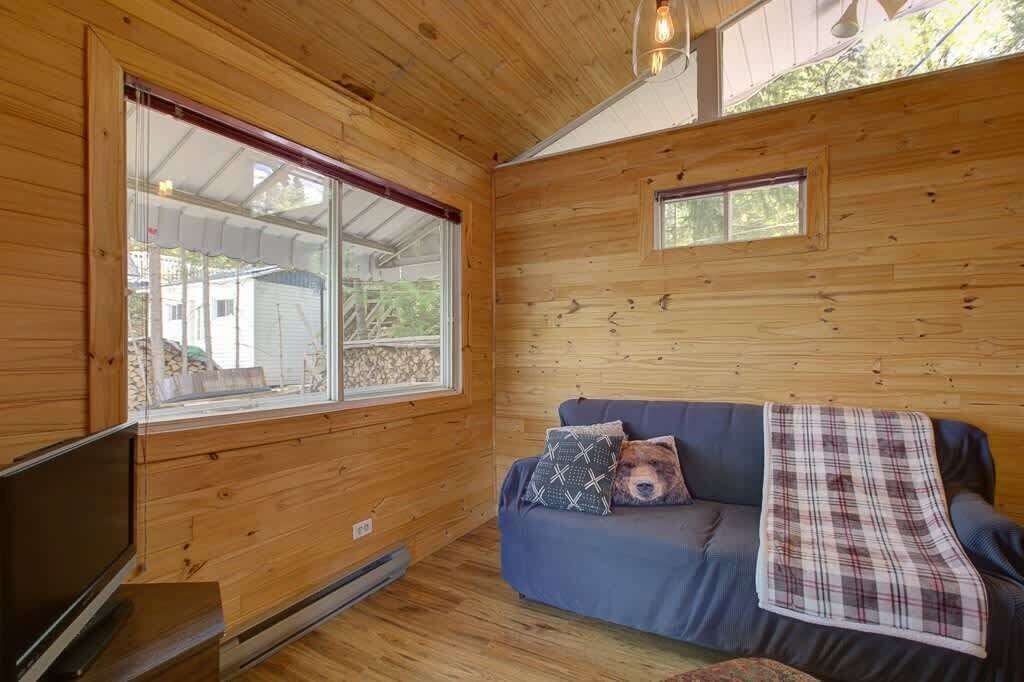 Photo of Livingroom in Saint-Leonard-de-Portneuf