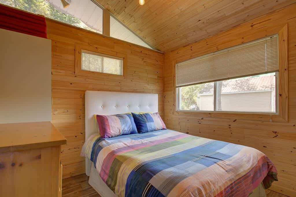 Photo of Bedroom in Saint-Leonard-de-Portneuf