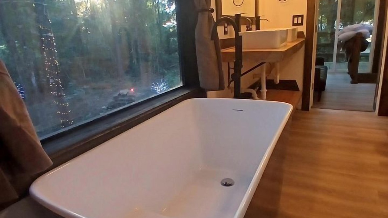 Photo of Bathroom in Plantersville