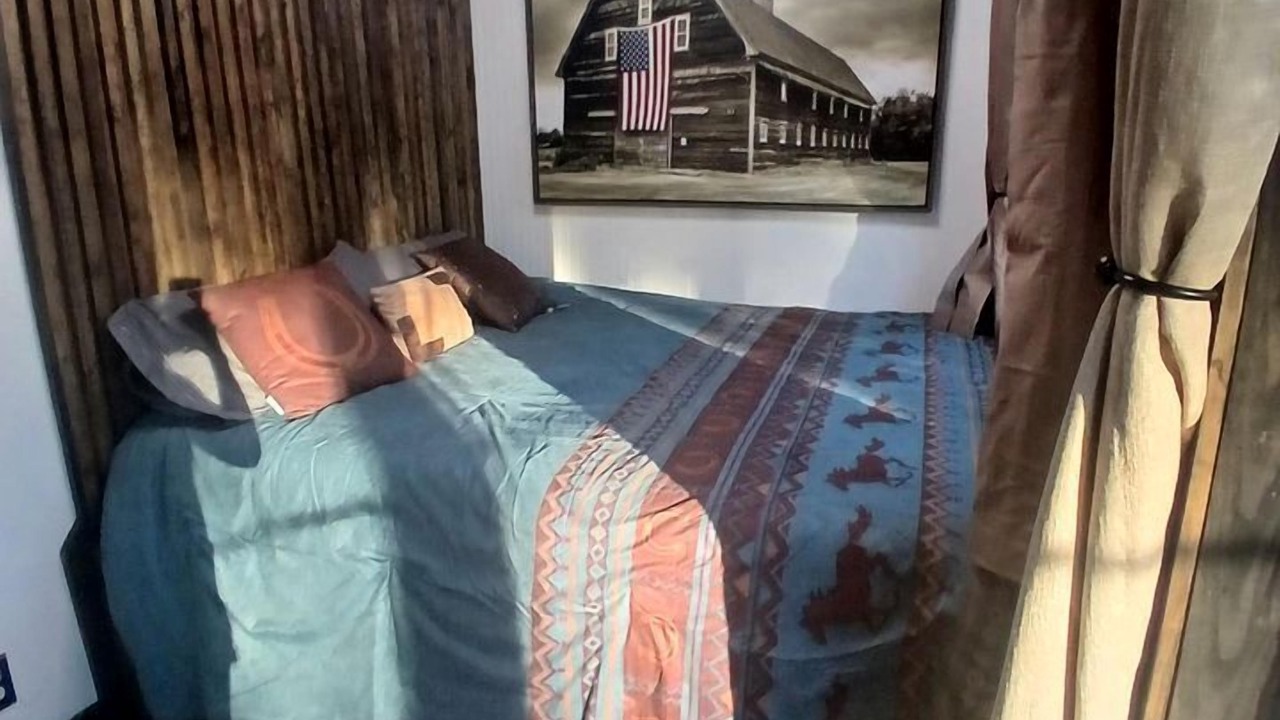 Photo of Bedroom in Plantersville