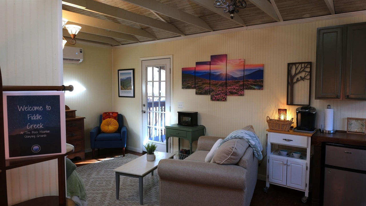 Photo of Livingroom in Laurel Ridge