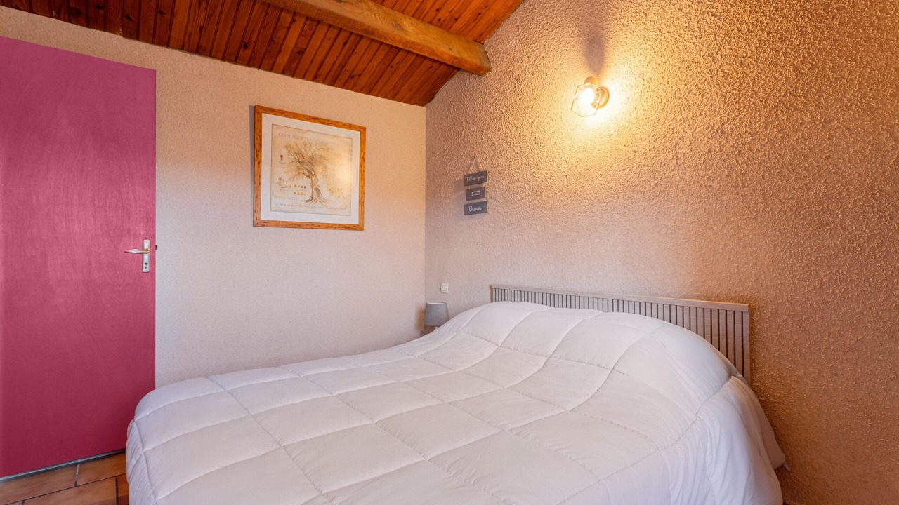 Photo of Bedroom in Roquefort-des-Corbieres