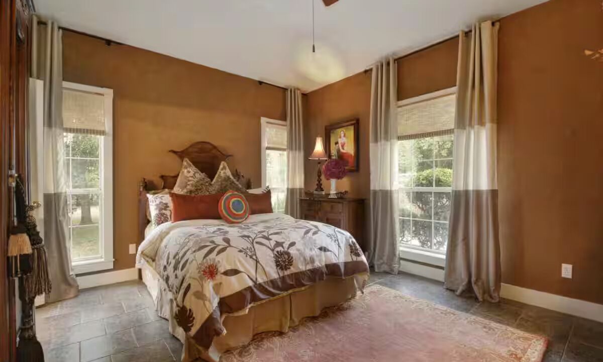 Photo of Bedroom in Kyle