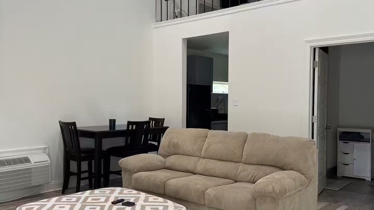 Photo of Livingroom in Baker