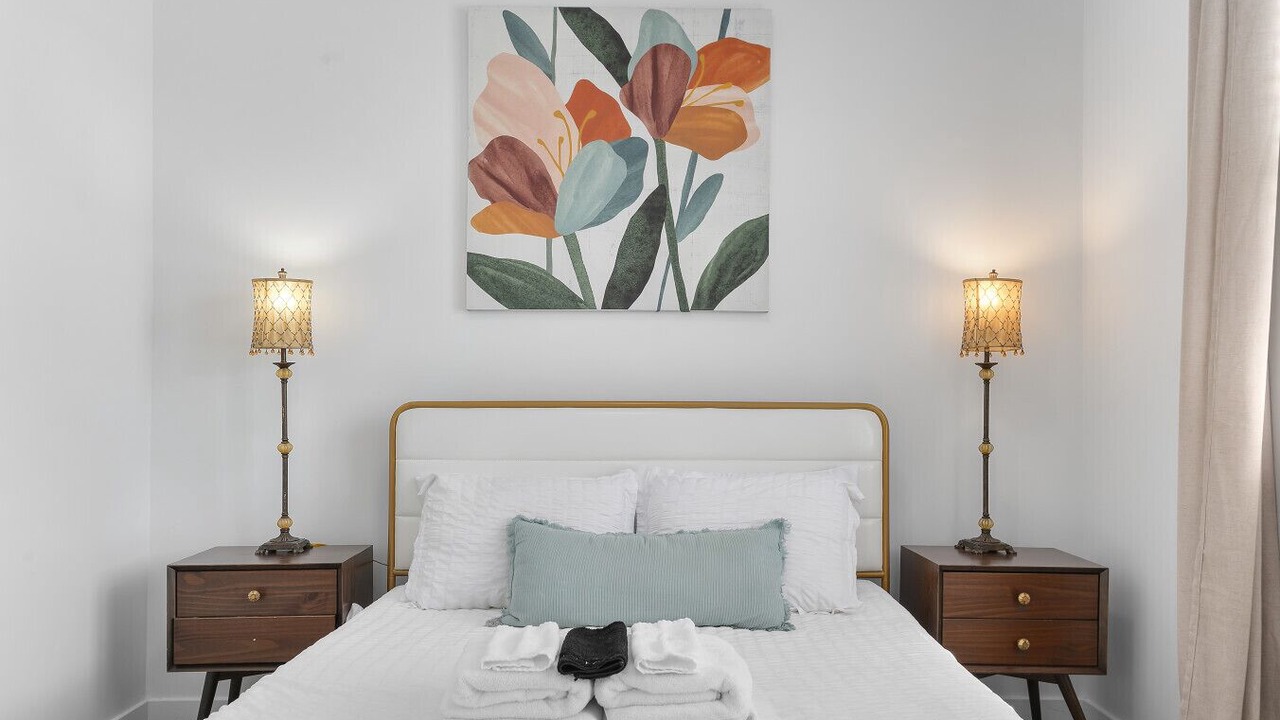 Photo of Bedroom in Lake Point