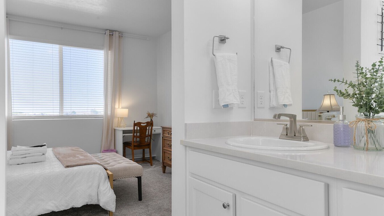 Photo of Bathroom in Lake Point