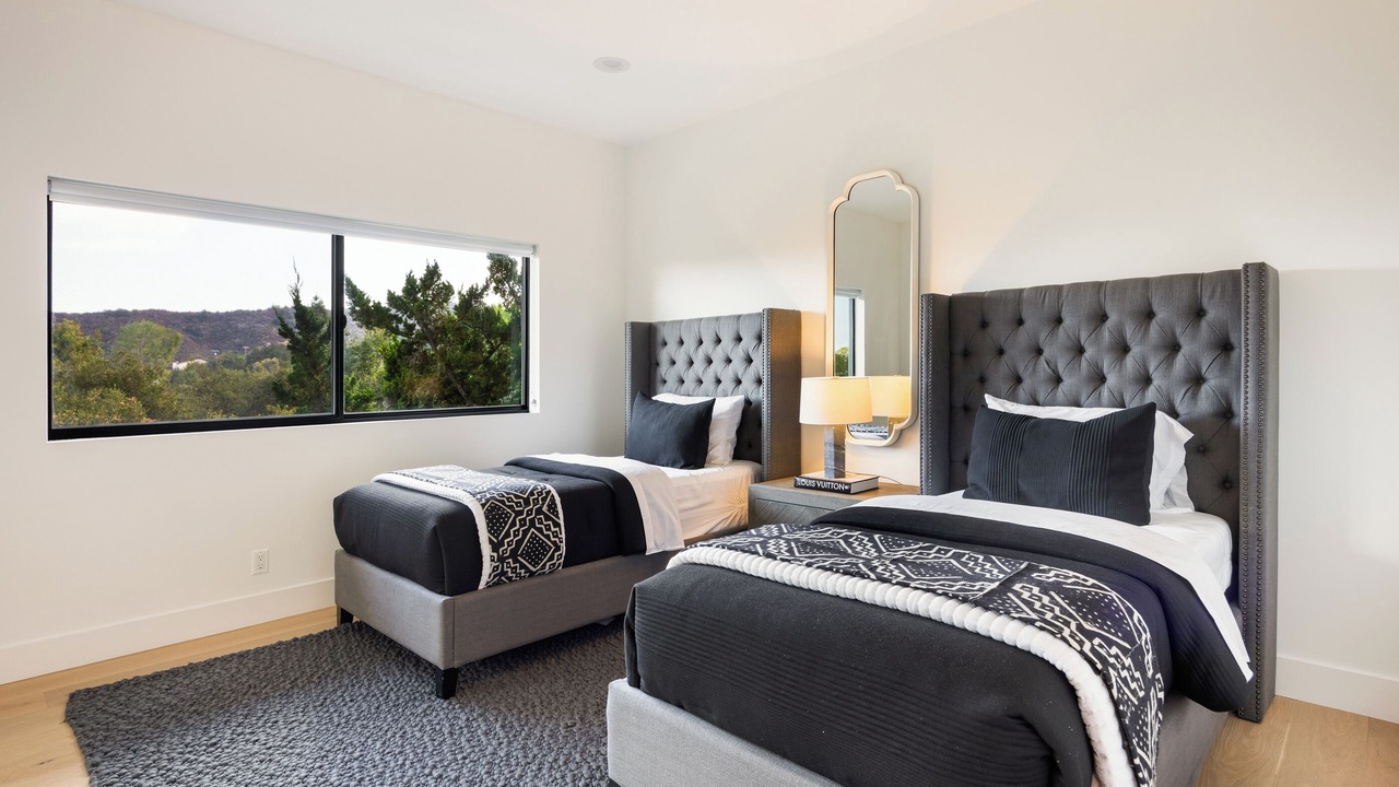 Photo of Bedroom in Woodland Hills