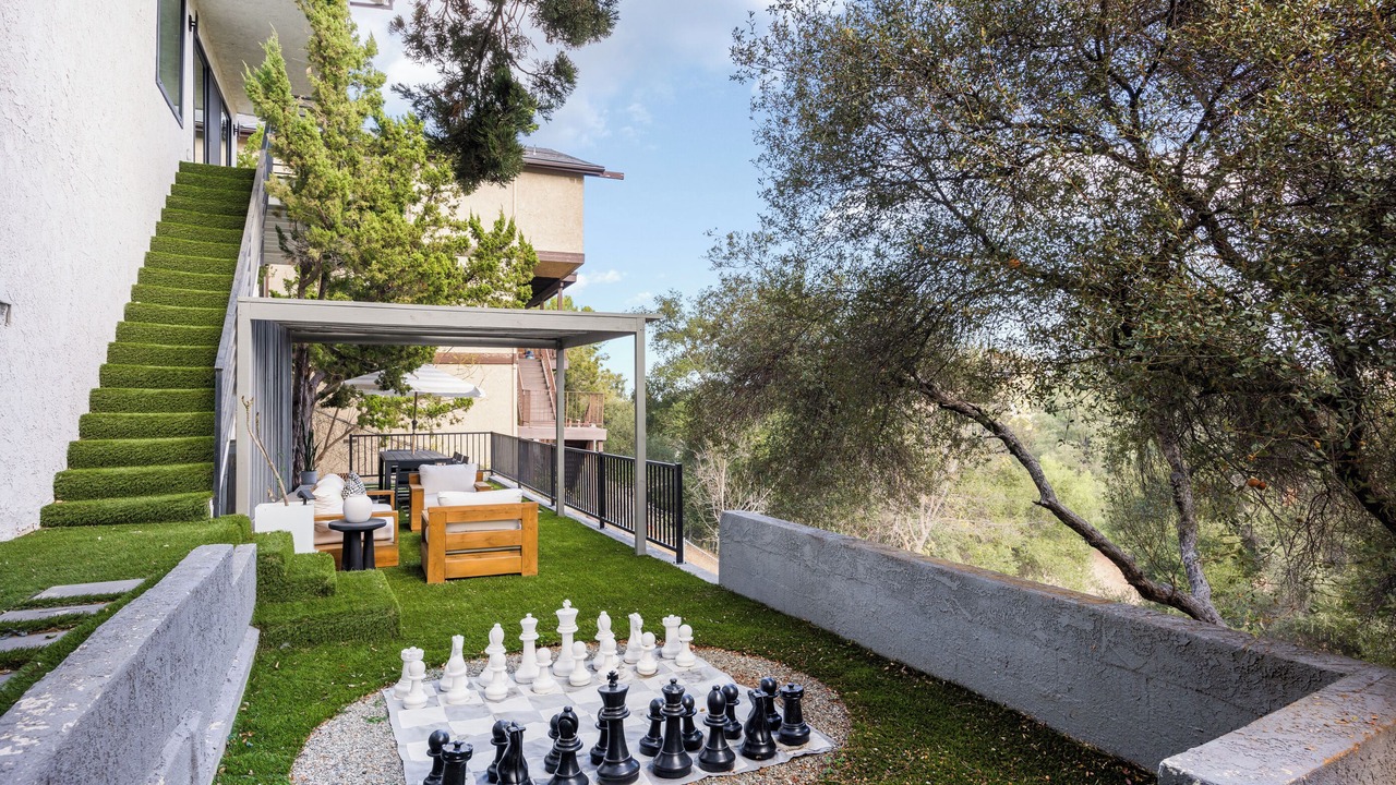 Photo of Patio Balcony in Woodland Hills