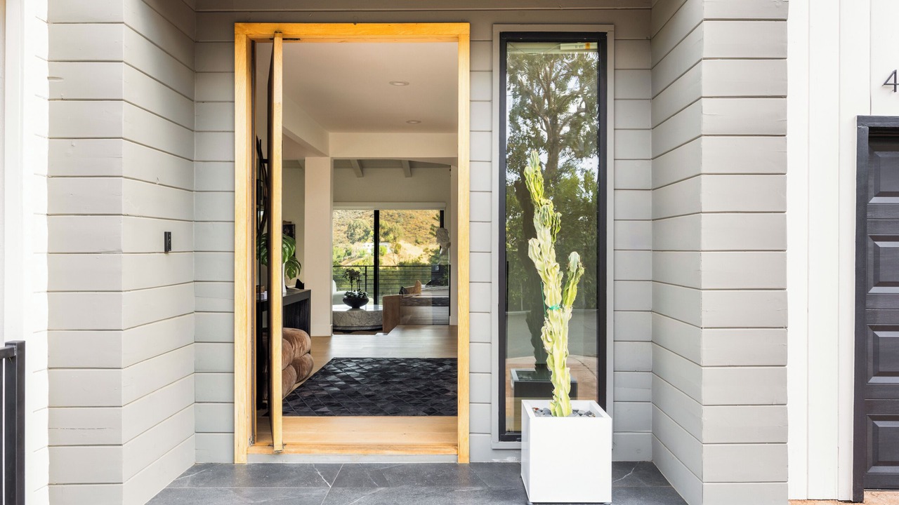 Photo of Outdoor in Woodland Hills