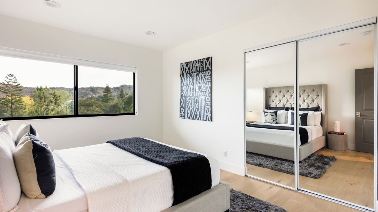 Photo of Bedroom in Woodland Hills