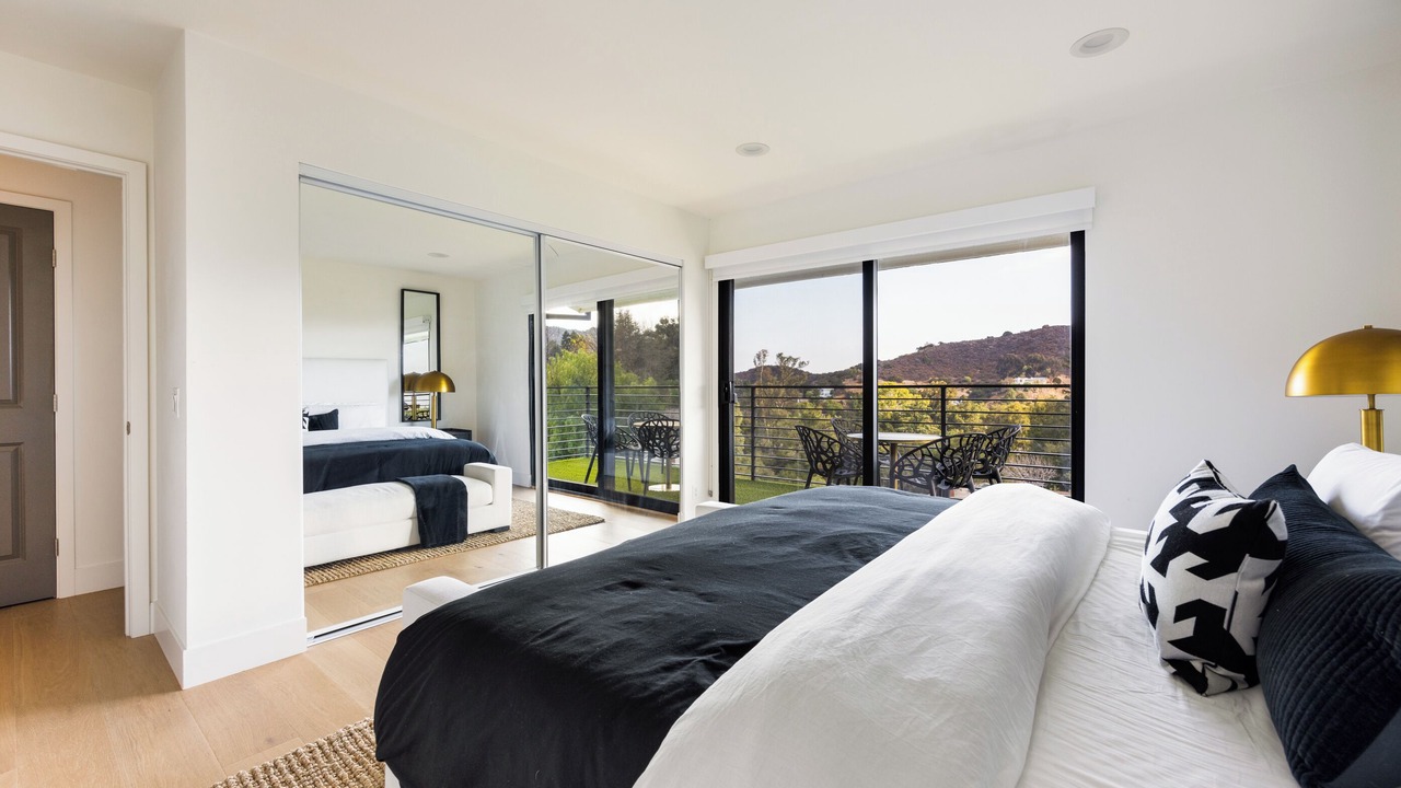 Photo of Bedroom in Woodland Hills