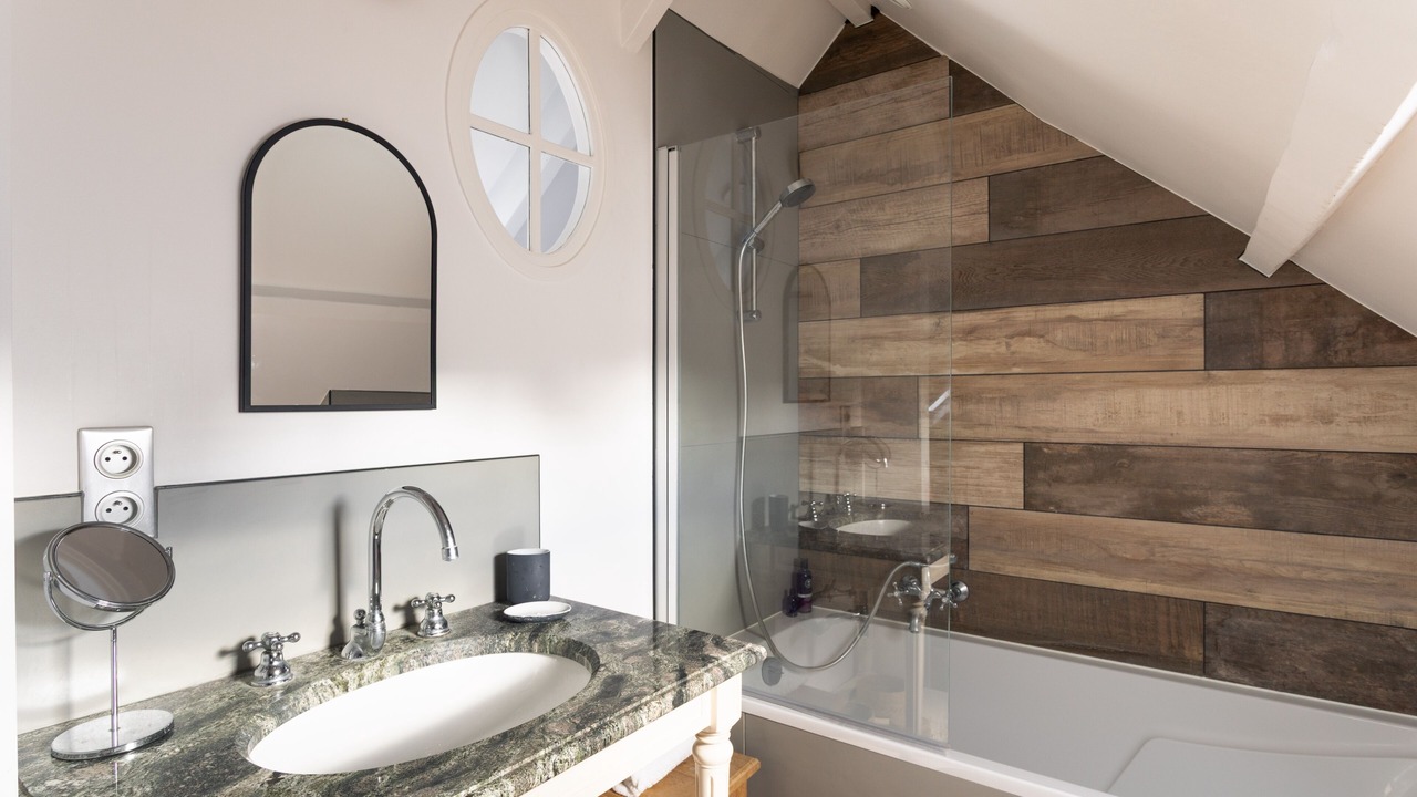 Photo of Bathroom in Thabor - Saint-Helier