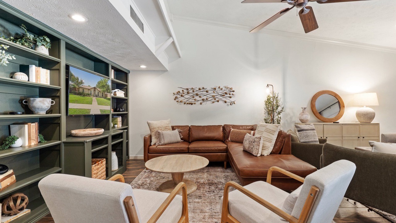 Photo of Livingroom in The Colony