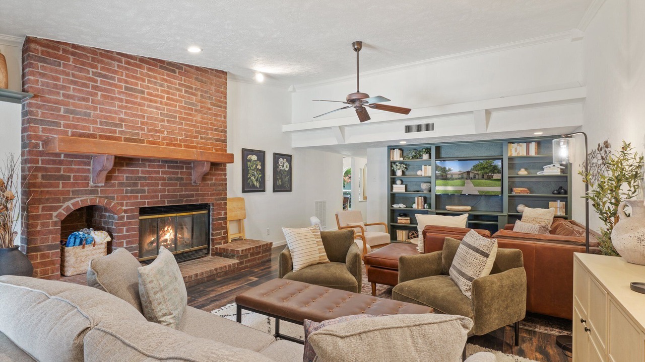 Photo of Livingroom in The Colony