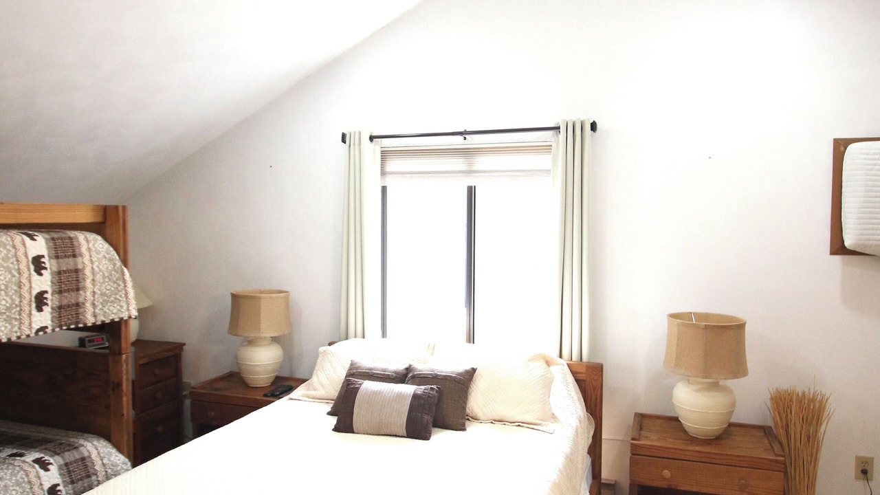 Photo of Bedroom in Seven Springs