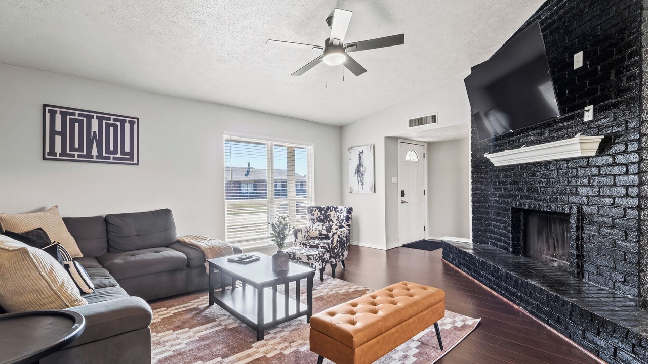 Photo of Livingroom in The Colony