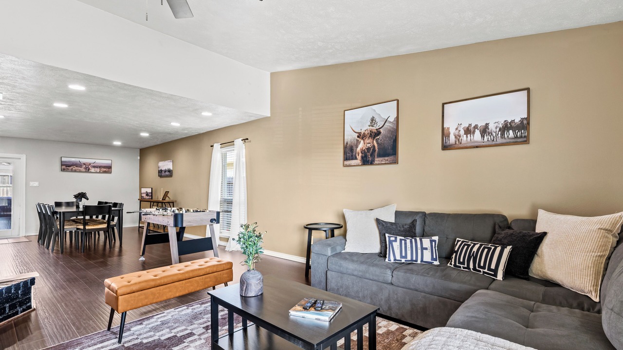 Photo of Livingroom in The Colony