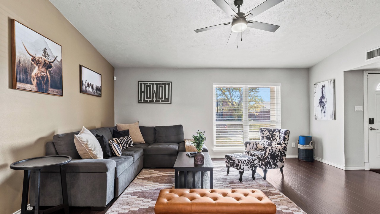 Photo of Livingroom in The Colony