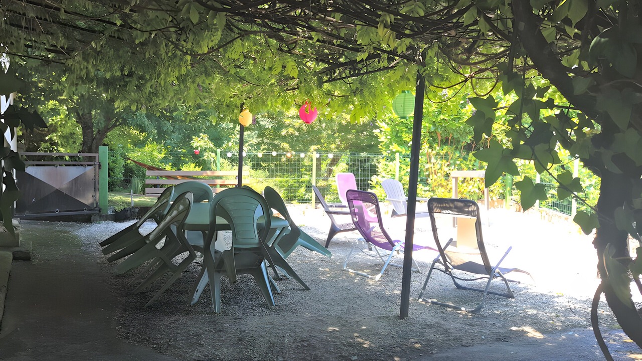 Photo of Patio Balcony in Saint-Germain-du-Salembre
