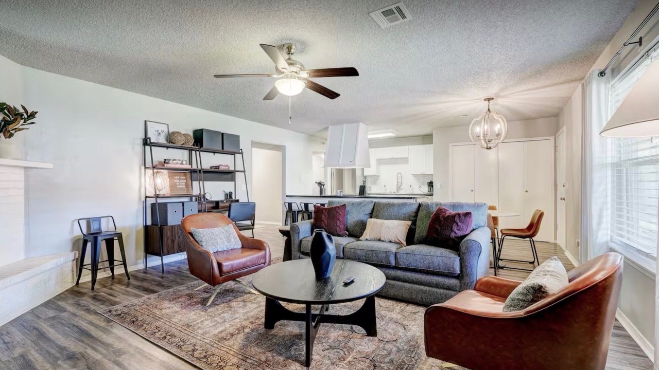 Photo of Livingroom in South Oklahoma City