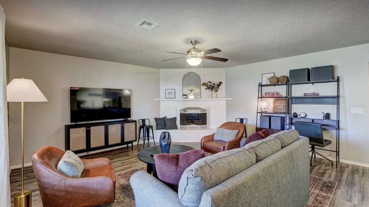 Photo of Livingroom in South Oklahoma City