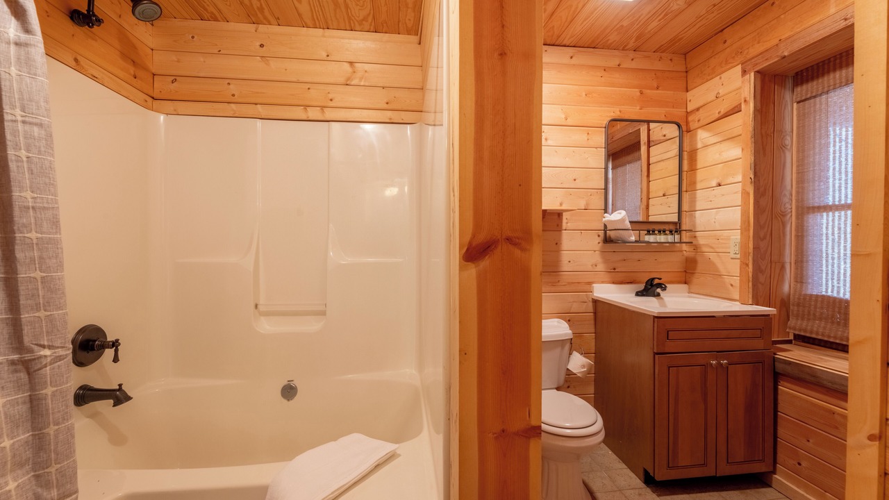 Photo of Bathroom in Slatyfork Farm
