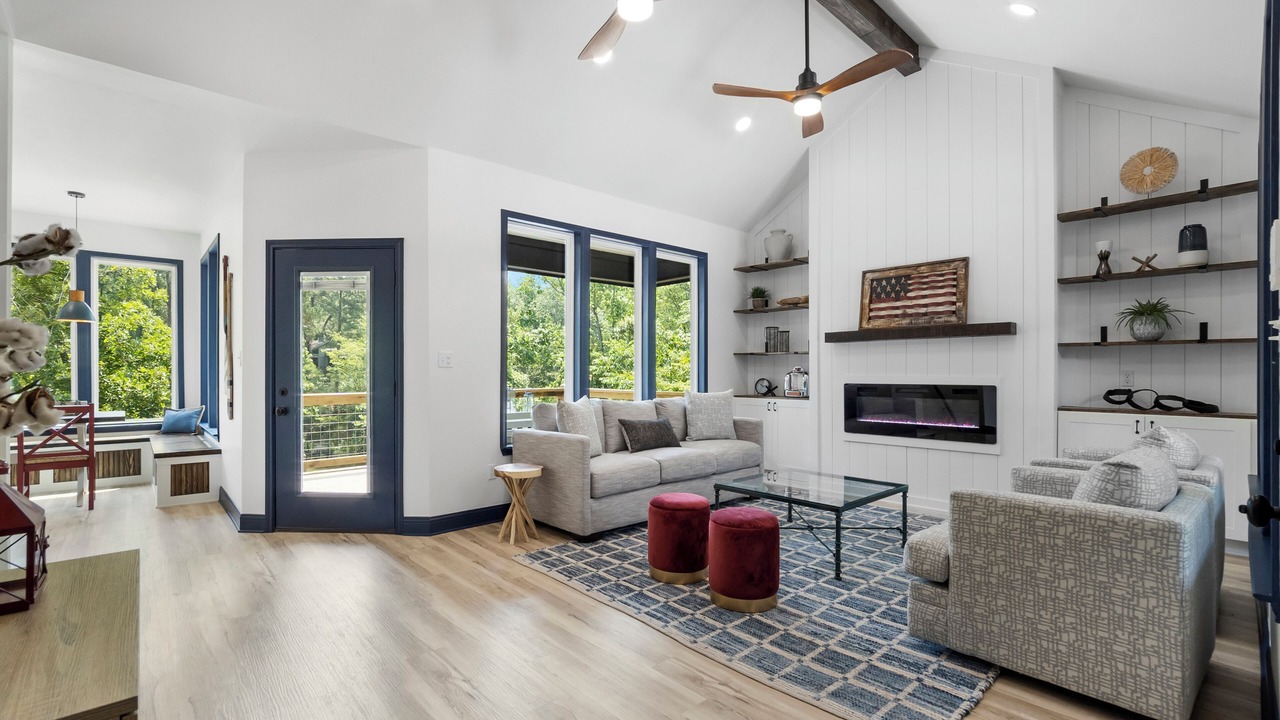 Photo of Livingroom in Pointblank