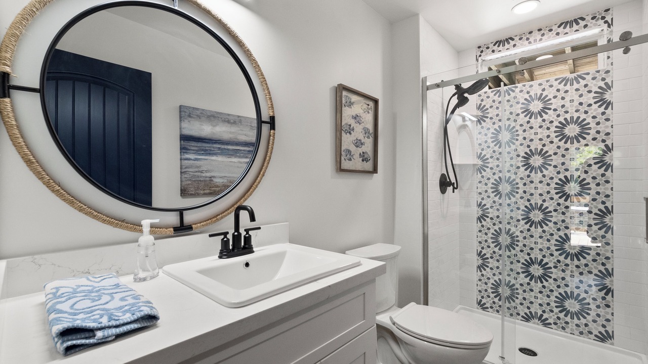 Photo of Bathroom in Pointblank