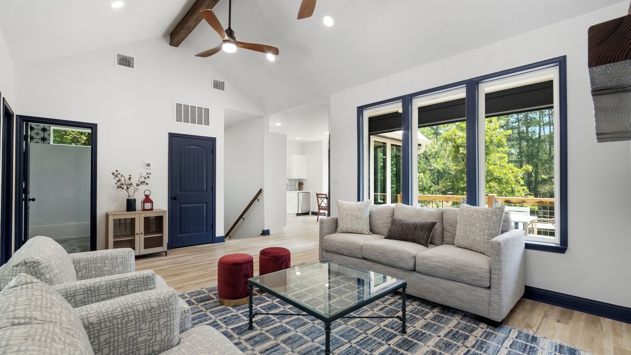 Photo of Livingroom in Pointblank