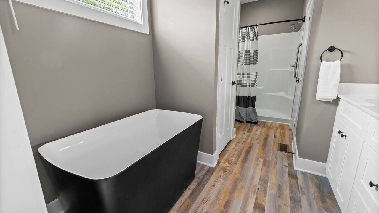 Photo of Bathroom in Six Mile