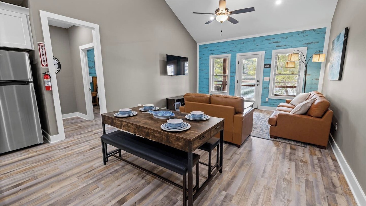 Photo of Livingroom in Six Mile