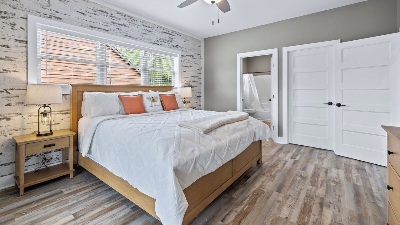 Photo of Bedroom in Six Mile