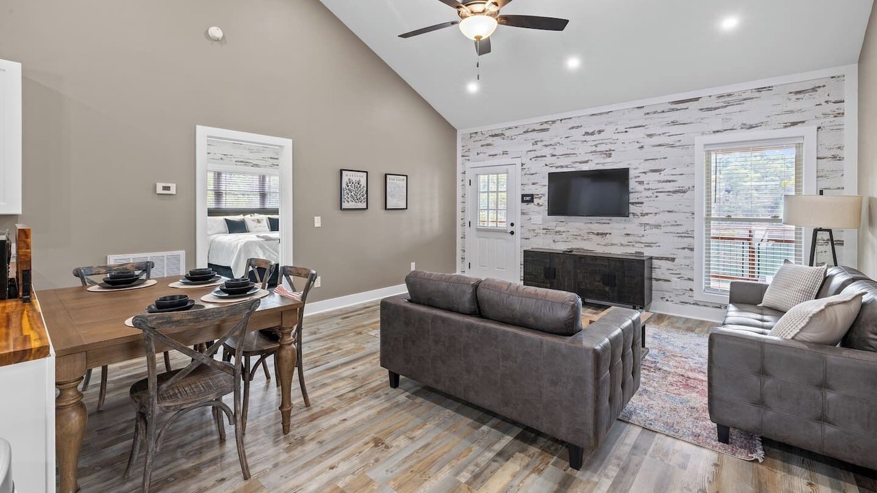 Photo of Livingroom in Six Mile