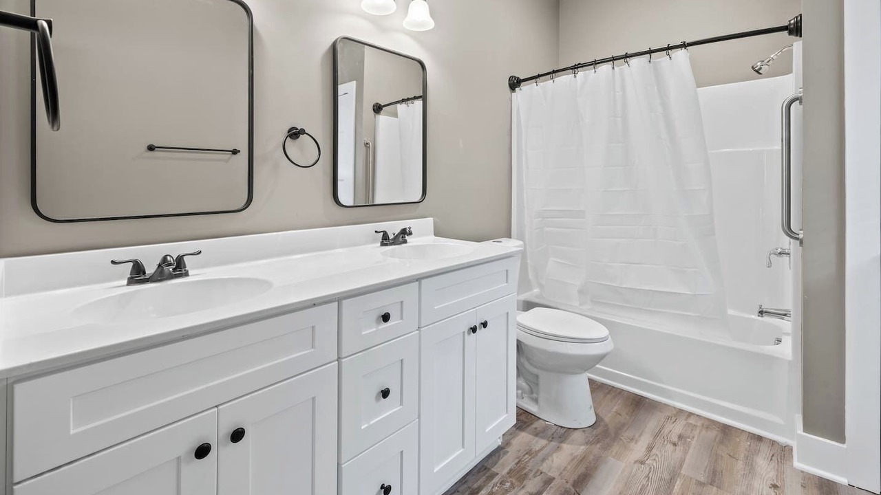 Photo of Bathroom in Six Mile
