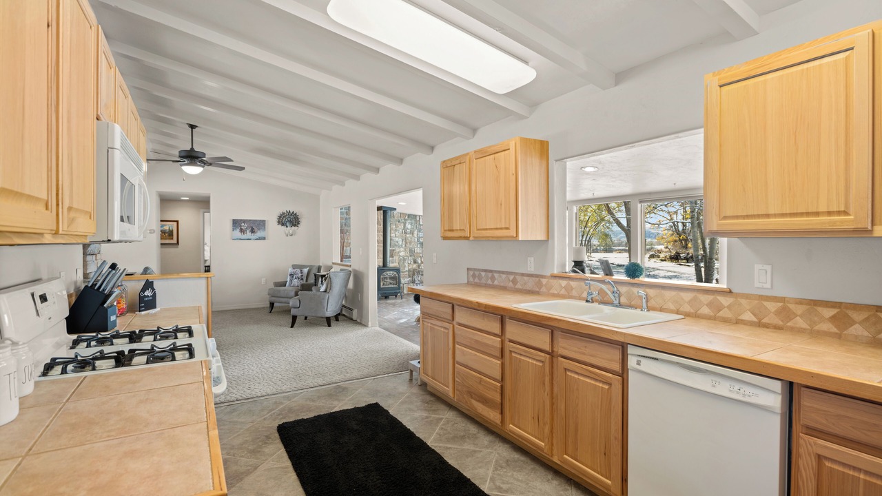 Photo of Kitchen in Silt