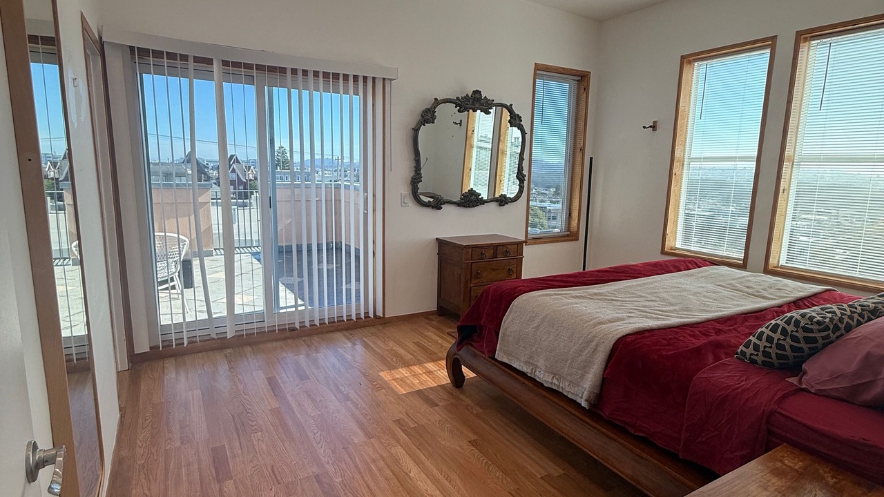 Photo of Bedroom in Outer Richmond