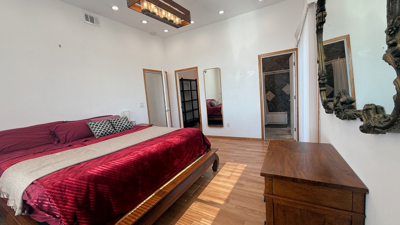 Photo of Bedroom in Outer Richmond