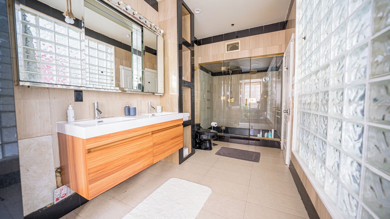 Photo of Bathroom in Rose Hill