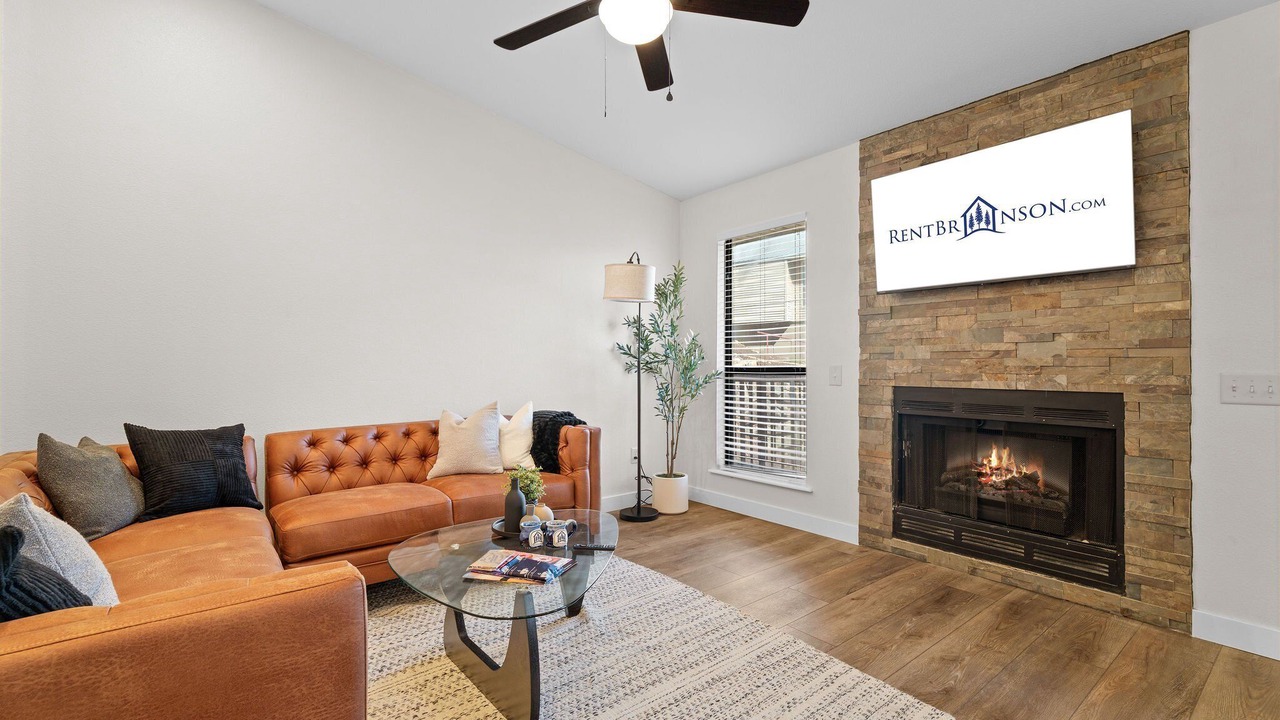 Photo of Livingroom in Kimberling City