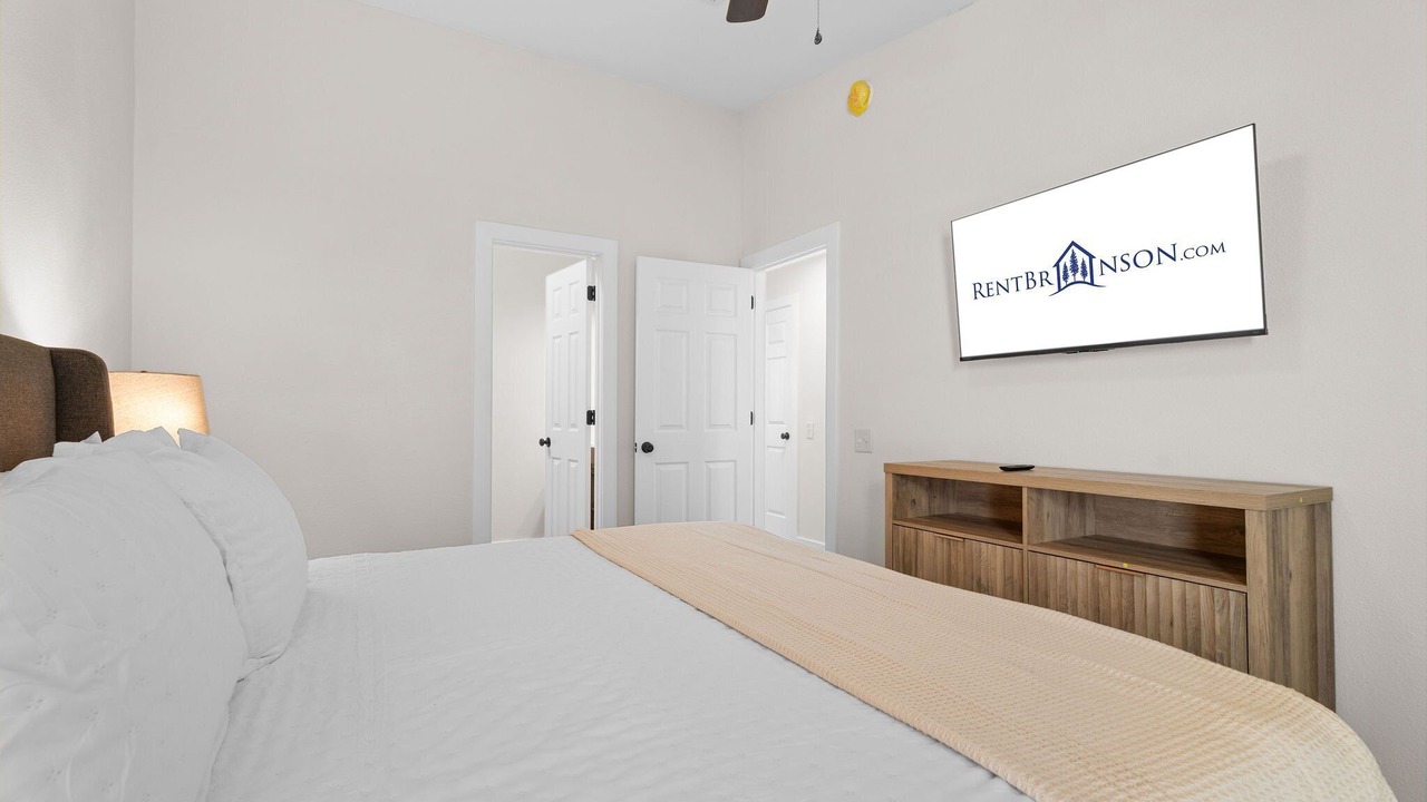 Photo of Bedroom in Kimberling City