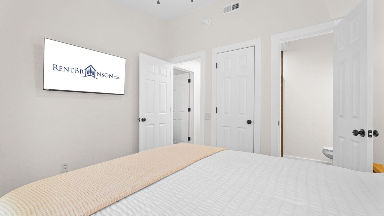 Photo of Bedroom in Kimberling City